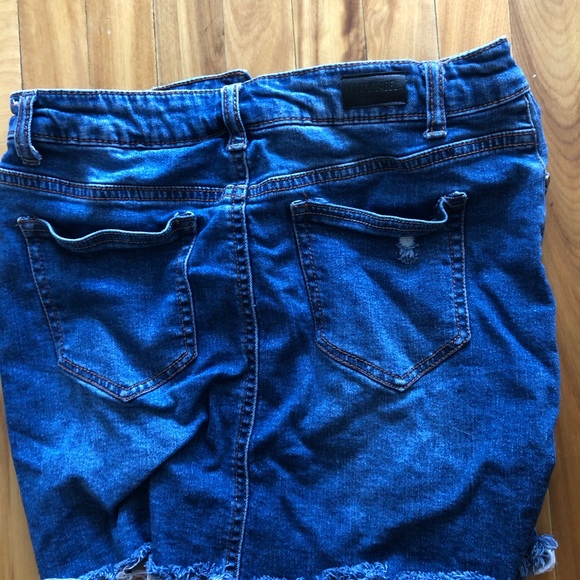 Jean skirt - Picture 2 of 2